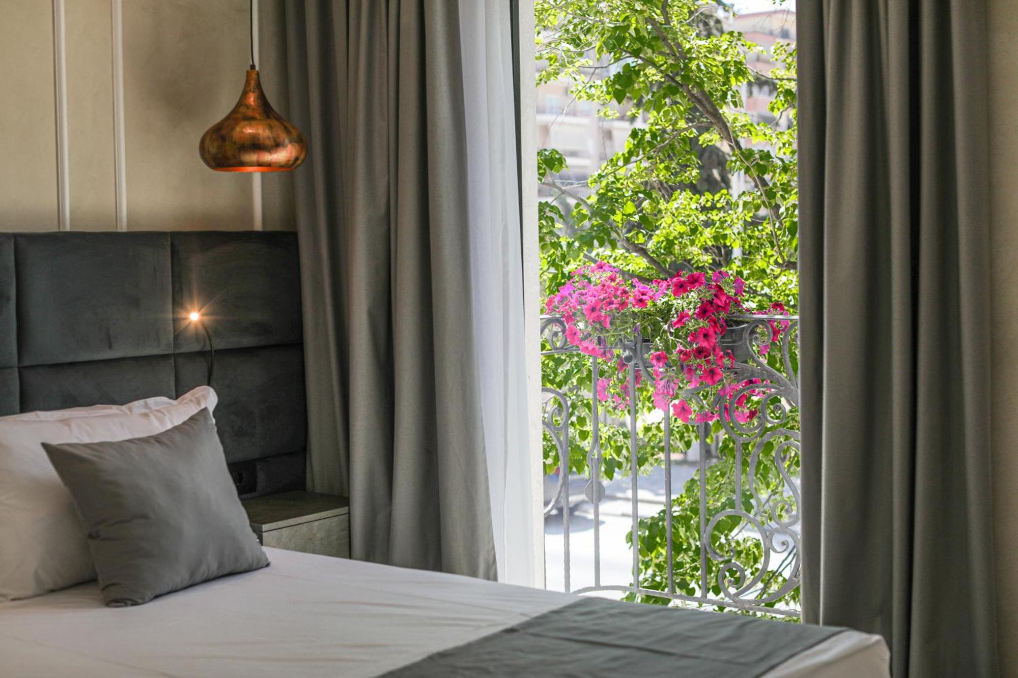 Hotel Plaza Берат Экстерьер фото